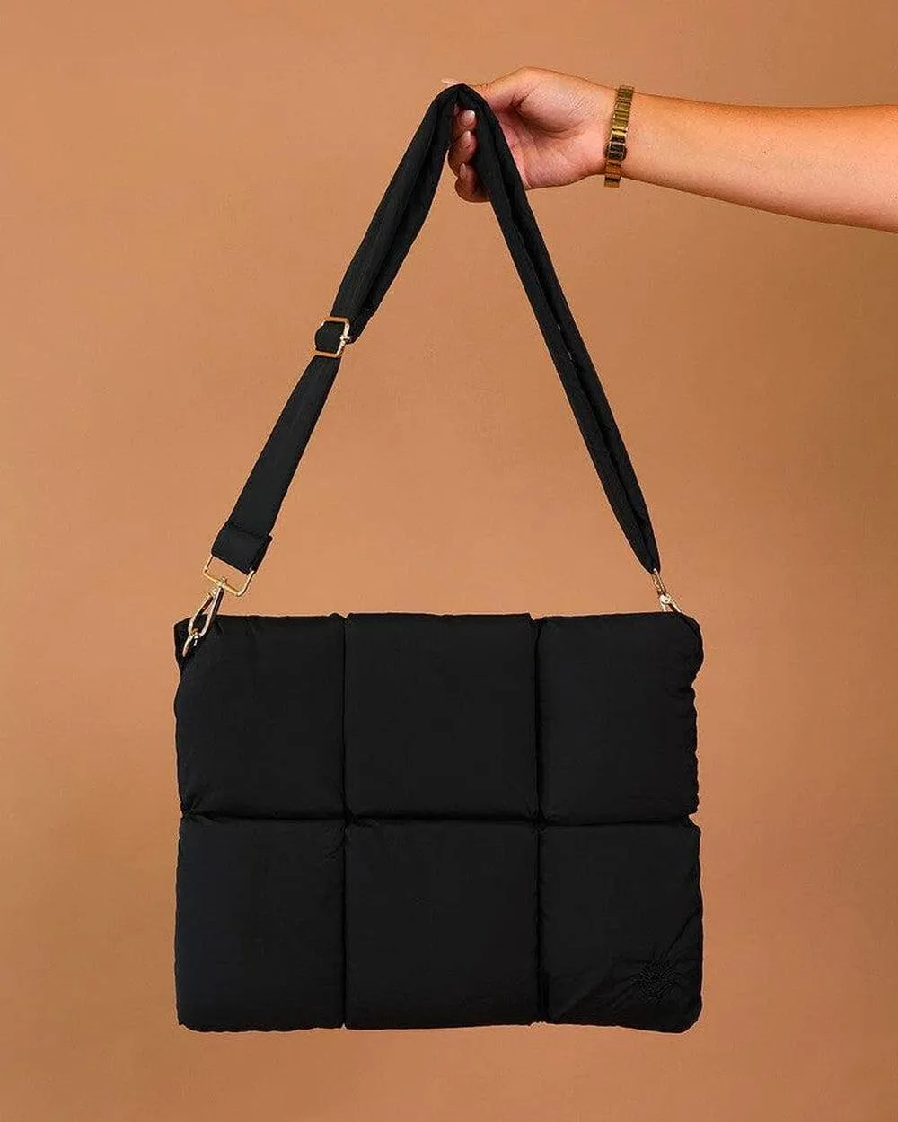 Cloud Carryall | Onyx Multi Angle Tablet Sleeve Luxury Material